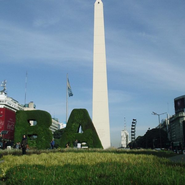 Lee más sobre el artículo BUENOS AIRES, 80 AÑOS DEL OBELISCO Y SU ARQUITECTURA.